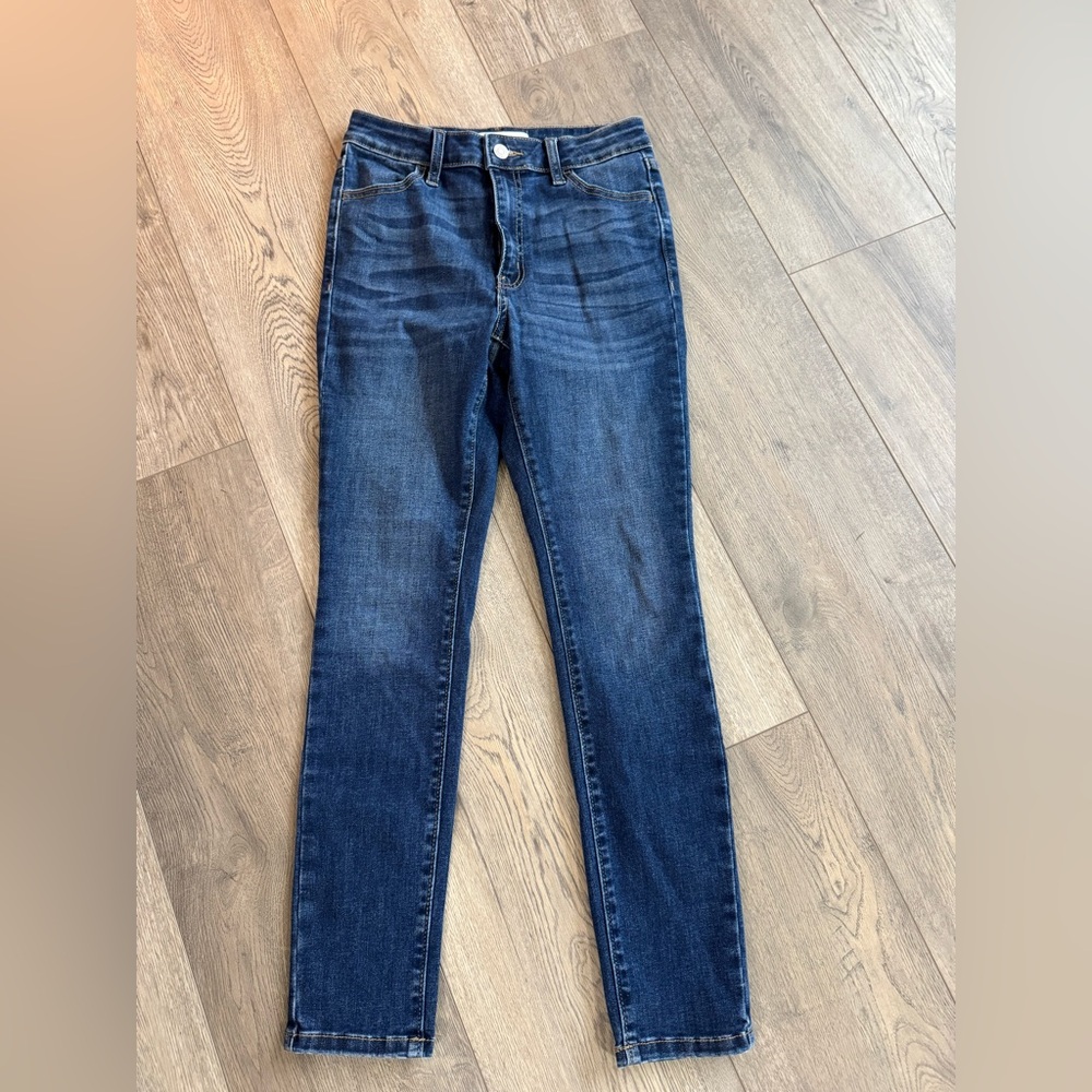 Zenana Outfitters nwot Dark Blue Skinny Jeans